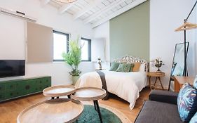 Lola De Triana Apartments
